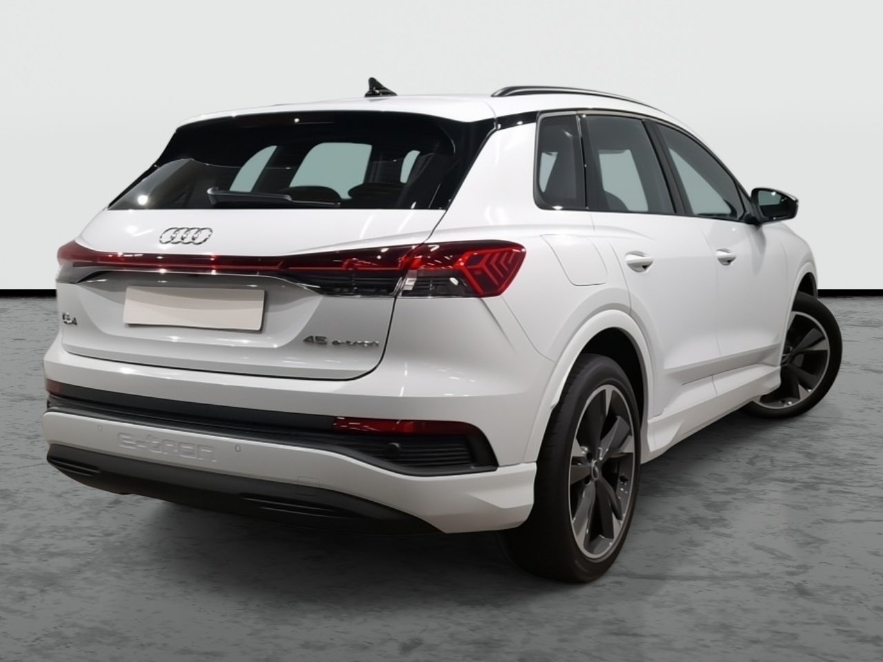 AUDI Q4