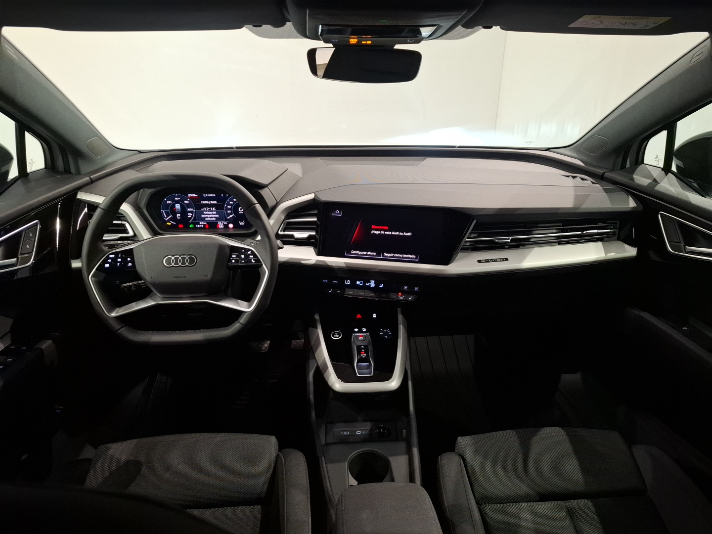 AUDI Q4