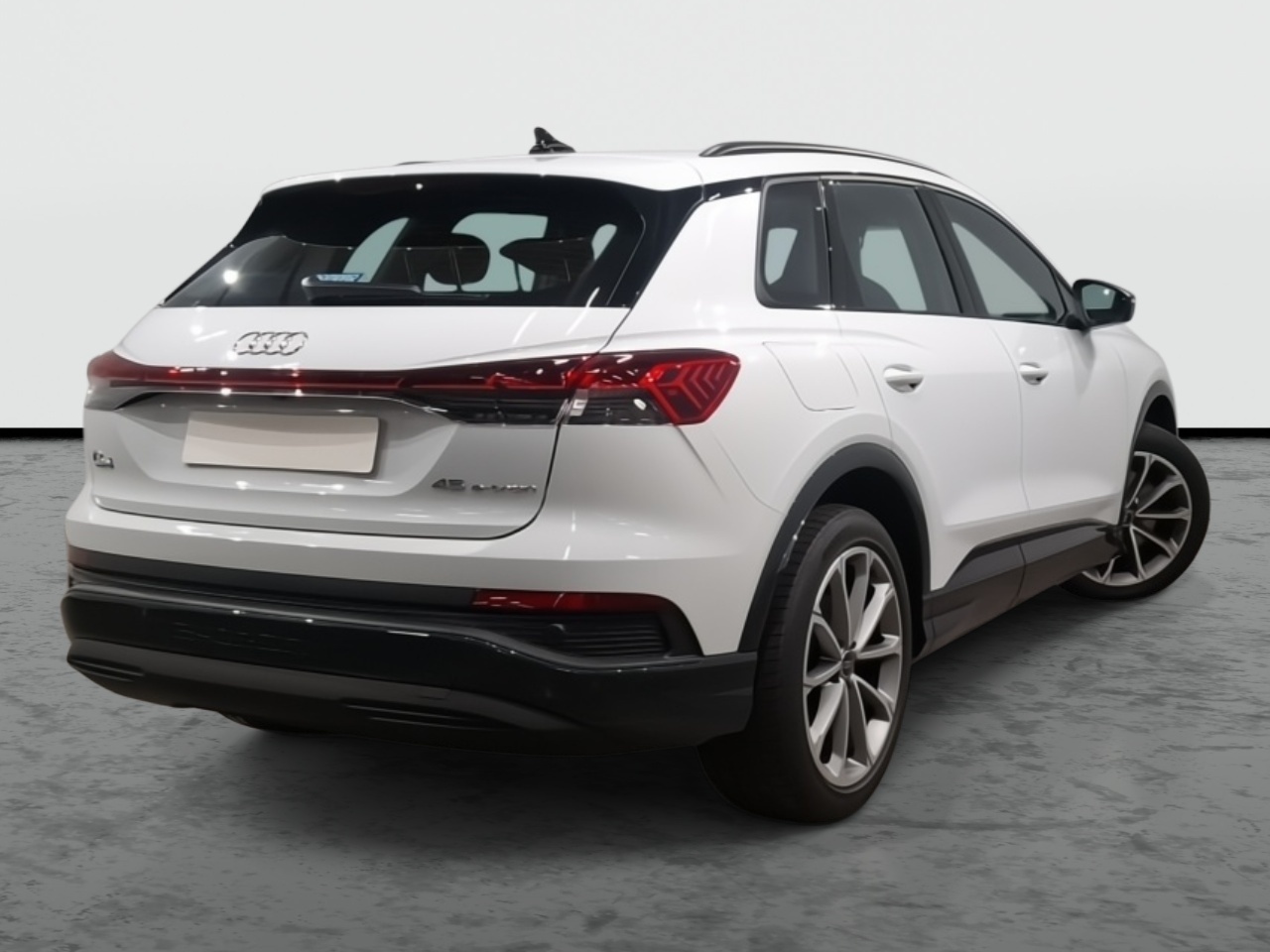 AUDI Q4