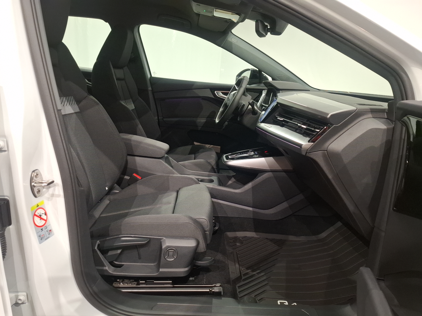 AUDI Q4
