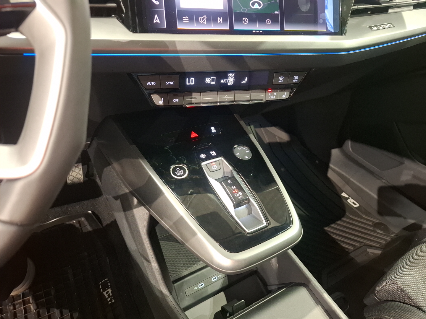 AUDI Q4