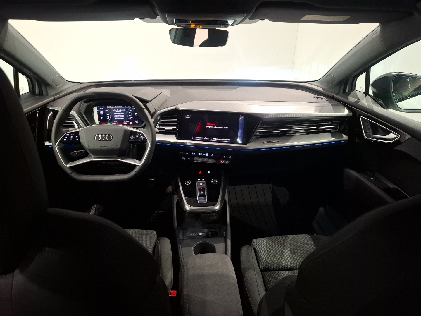 AUDI Q4