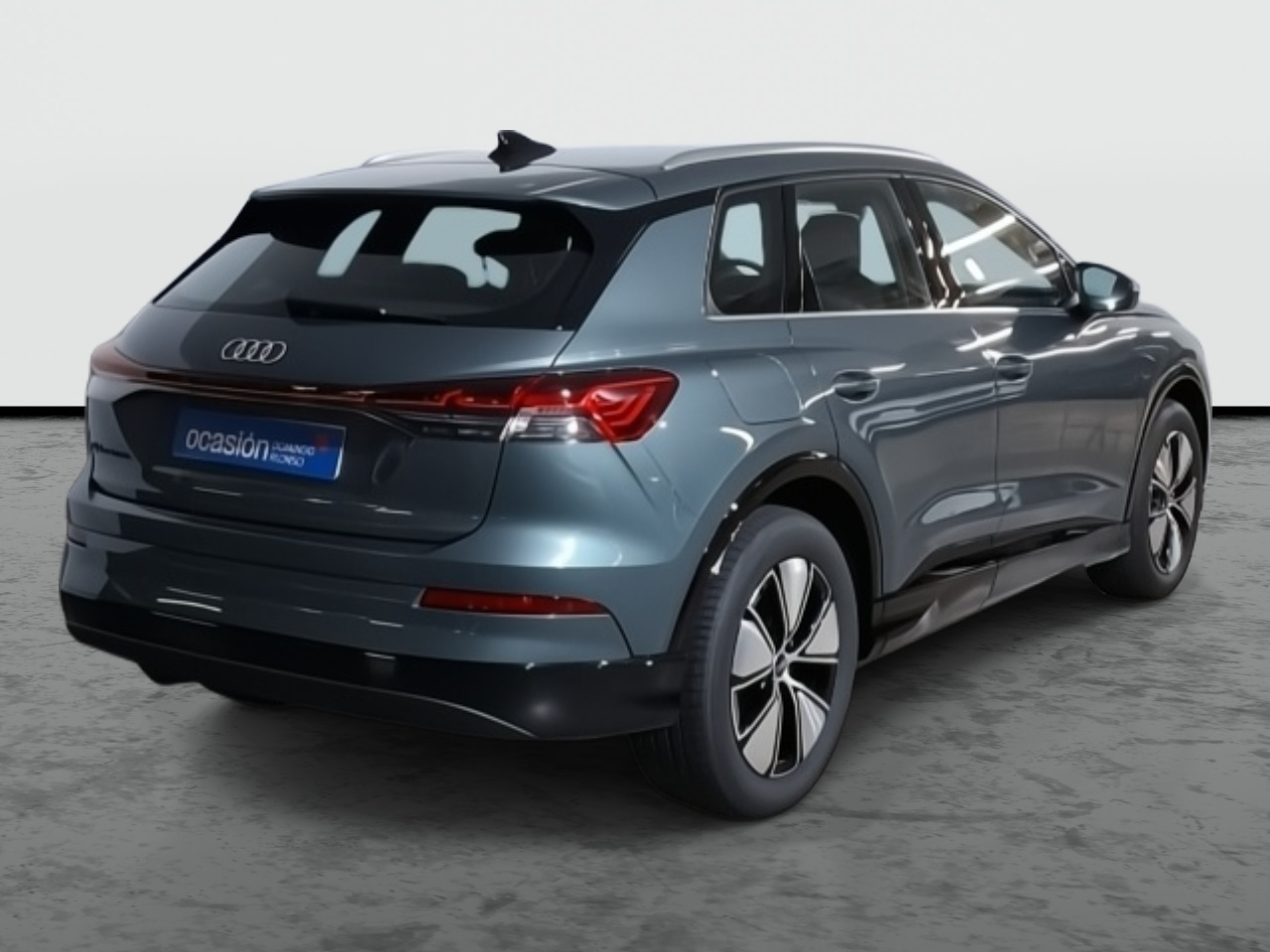 AUDI Q4