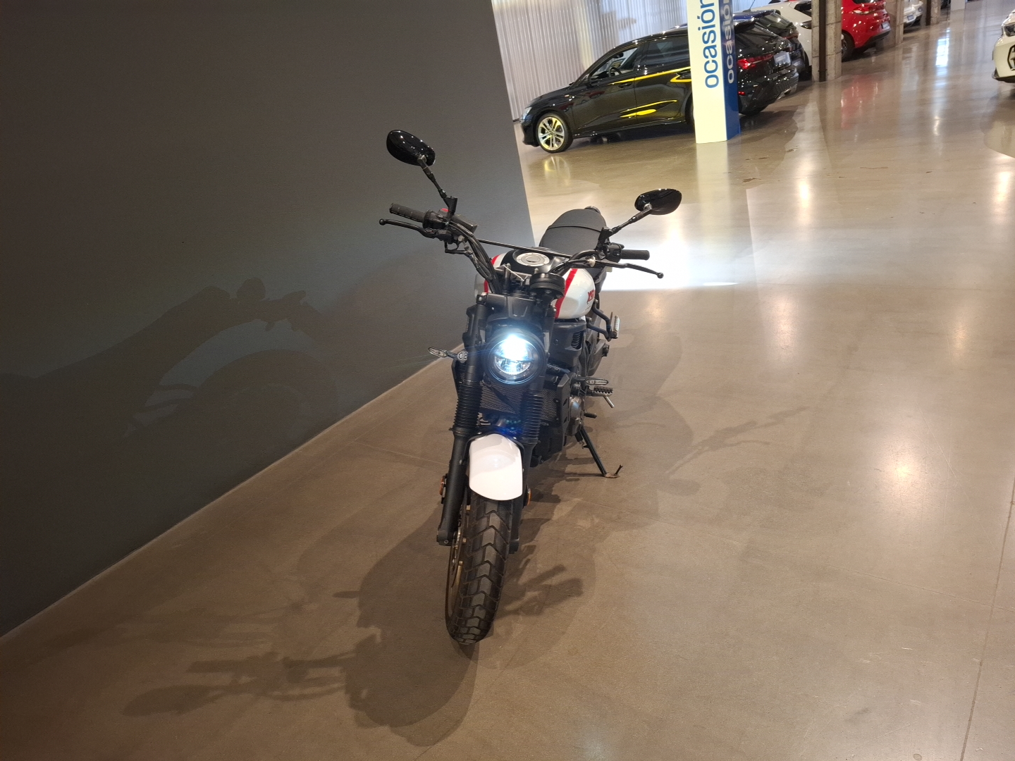 YAMAHA XSR 700
