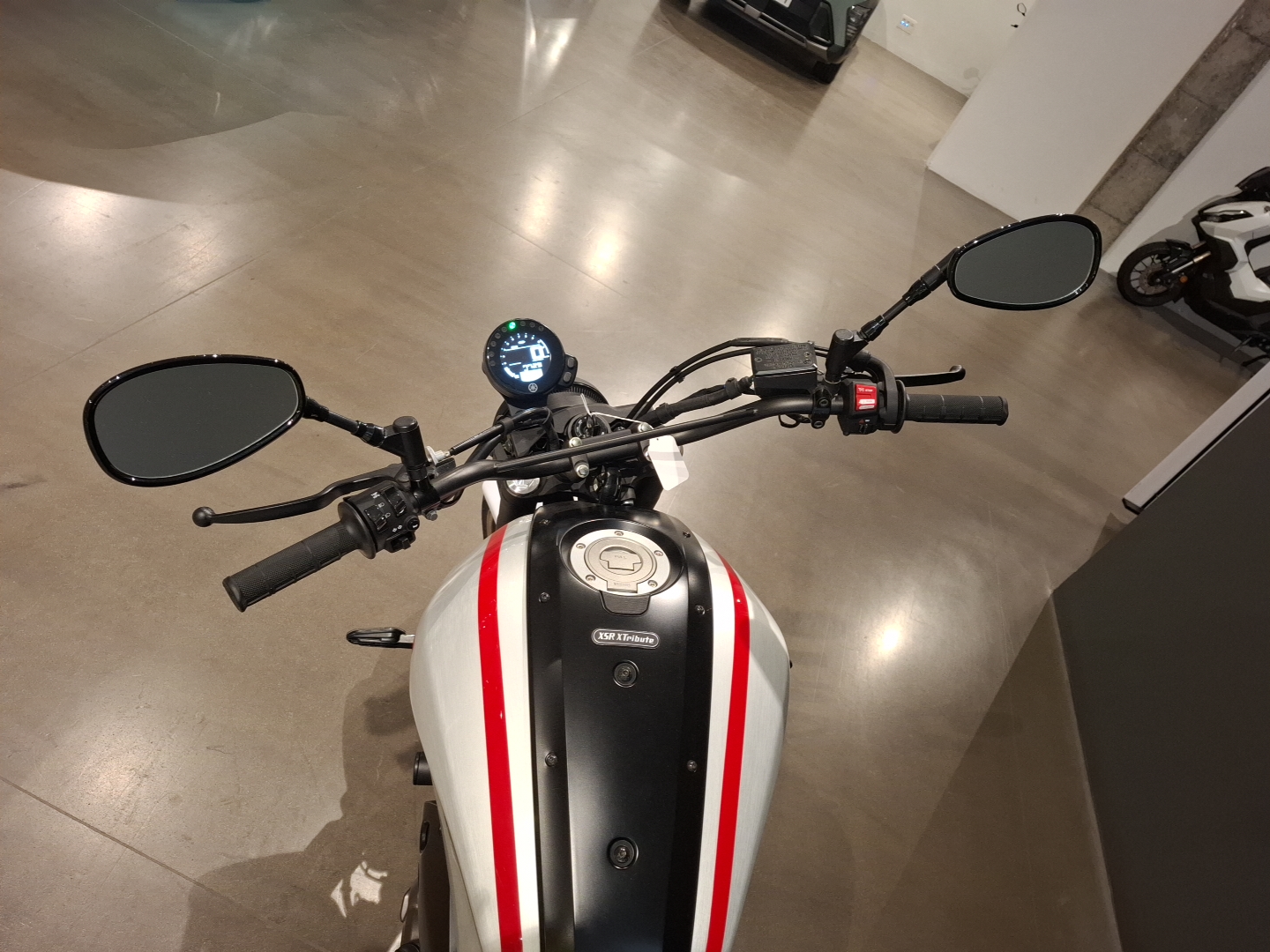 YAMAHA XSR 700