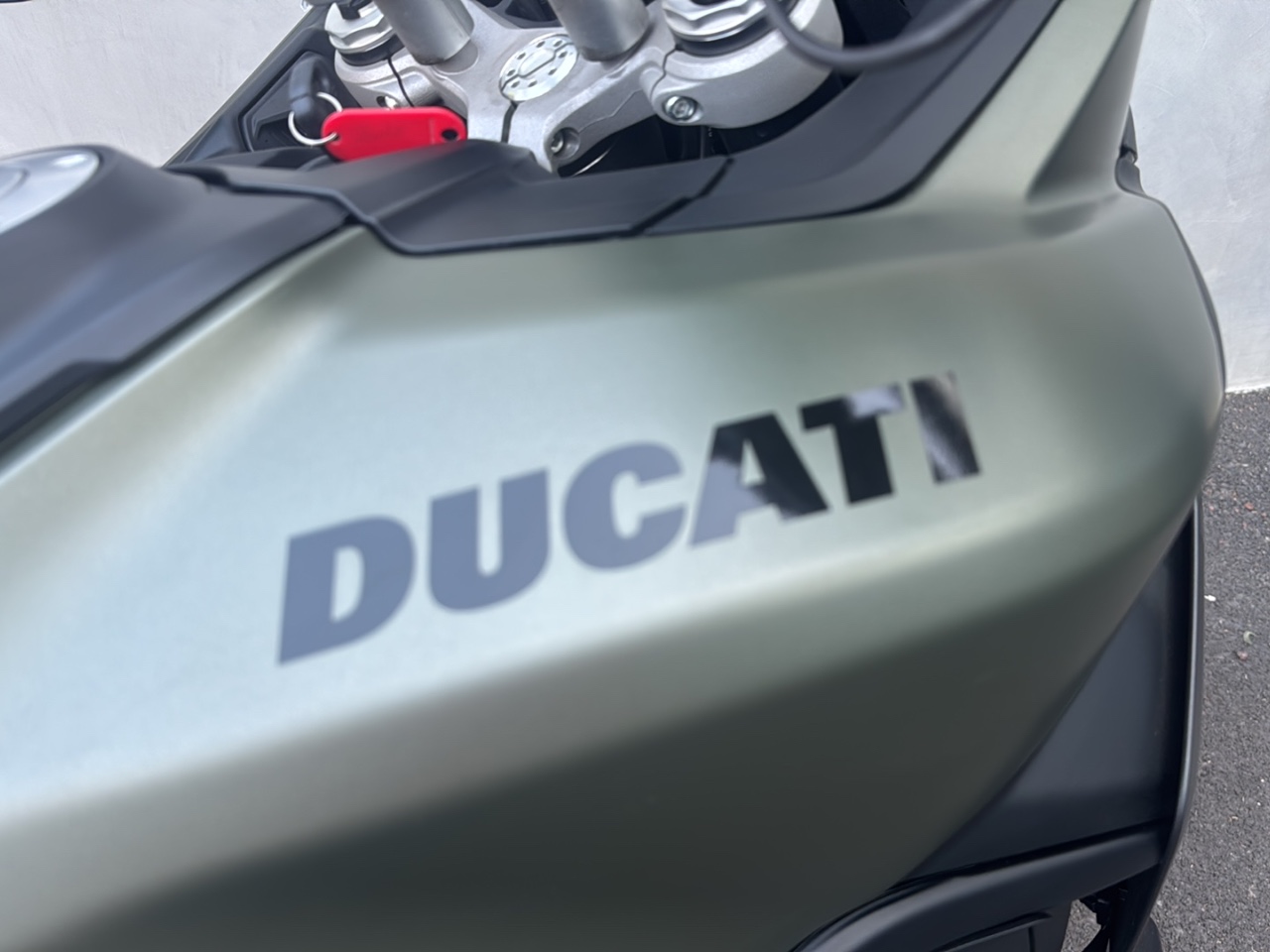 DUCATI Multistrada V2