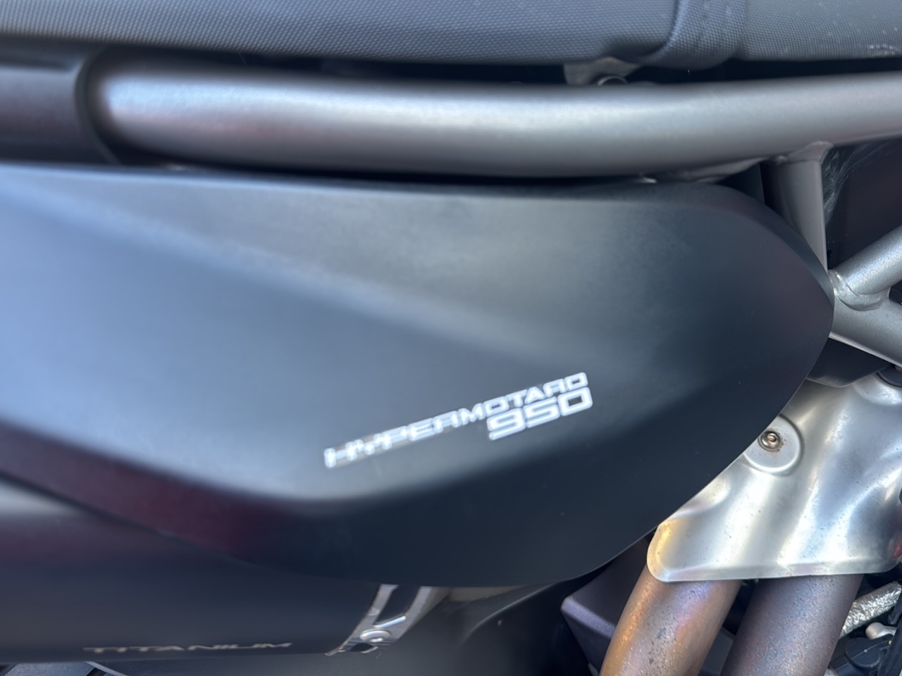 DUCATI Hypermotard