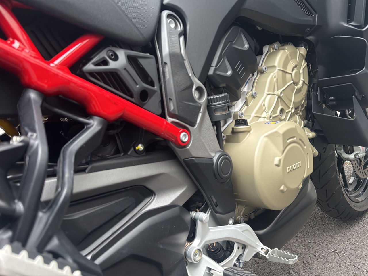 DUCATI Multistrada V4