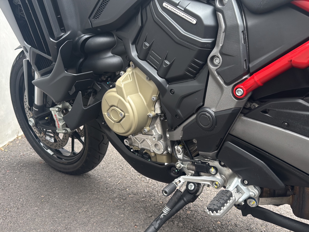 DUCATI Multistrada V4