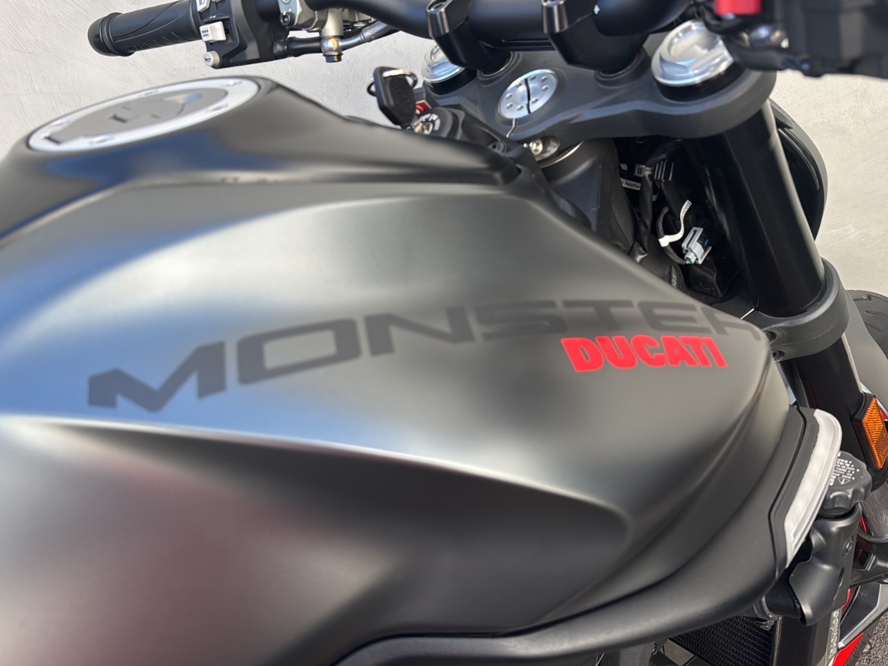 DUCATI Monster 