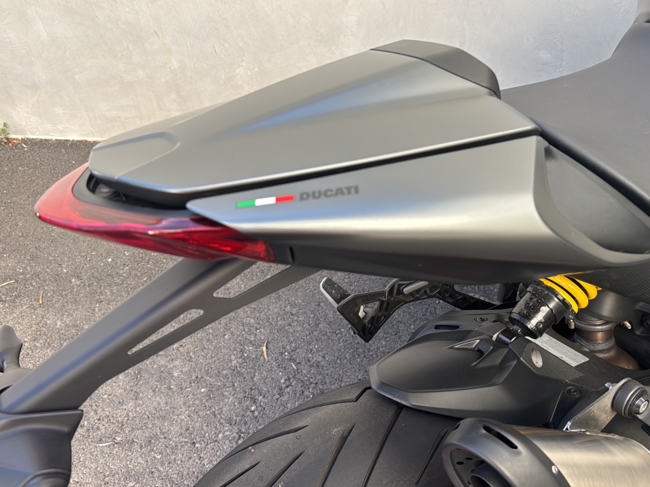 DUCATI Monster 