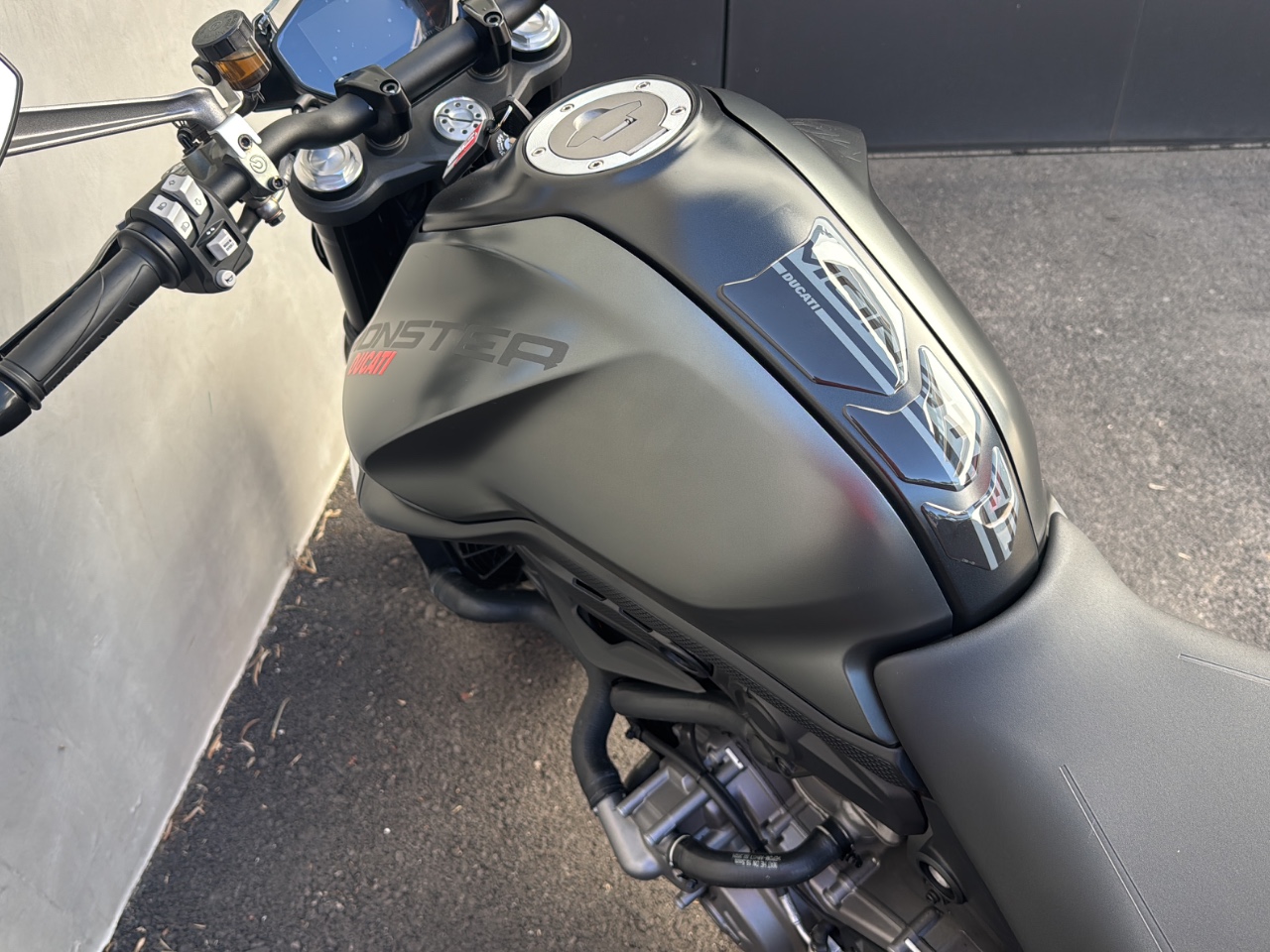 DUCATI Monster 