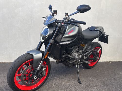 DUCATI Monster 