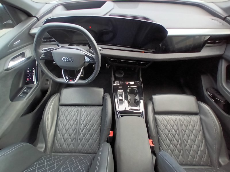 AUDI Q6