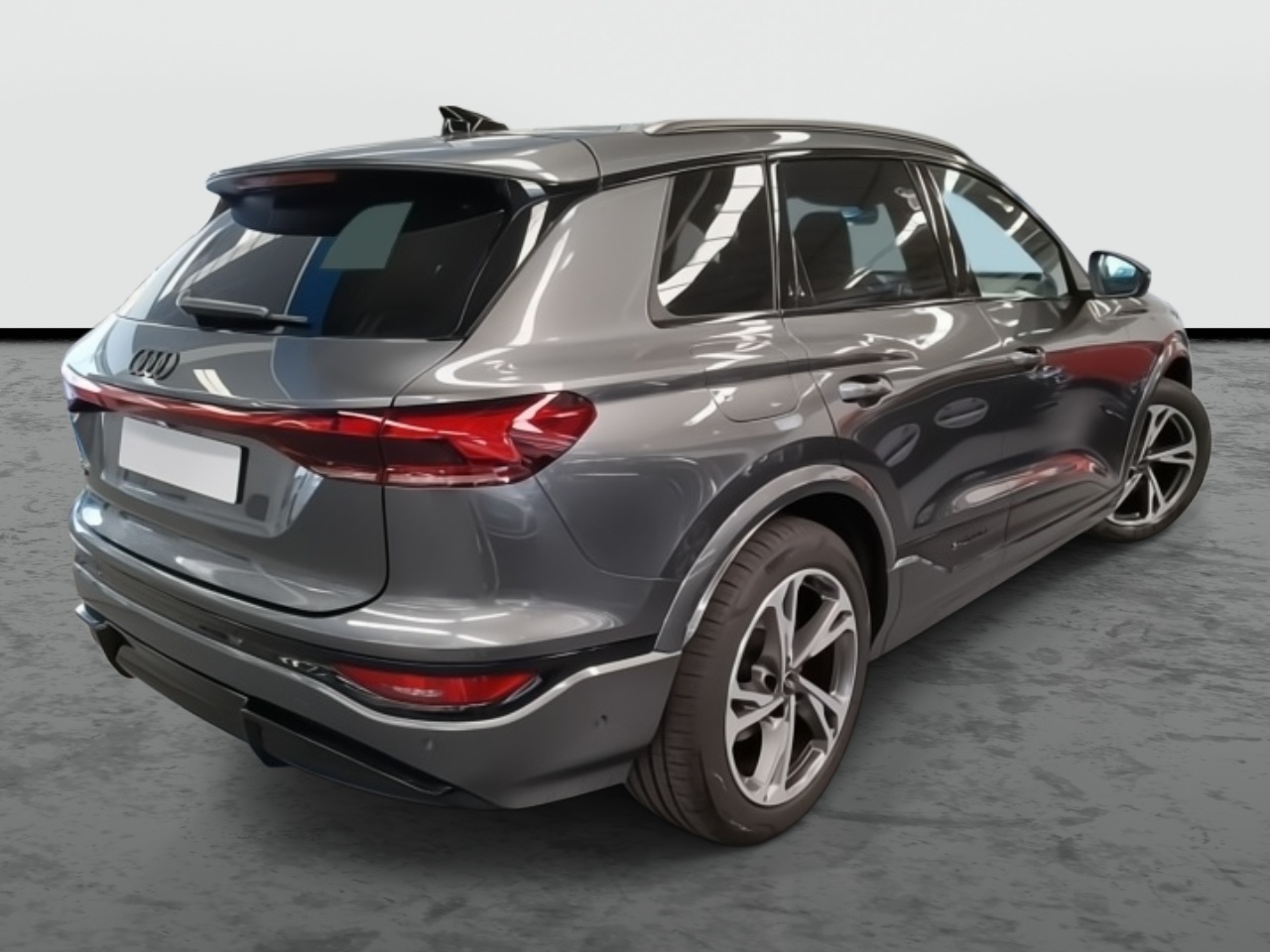 AUDI Q6