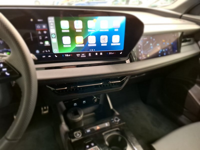 AUDI Q6