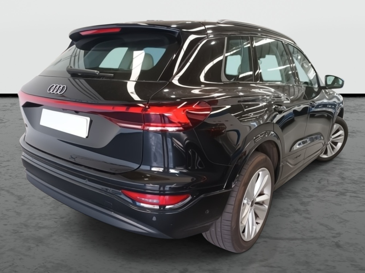AUDI Q6