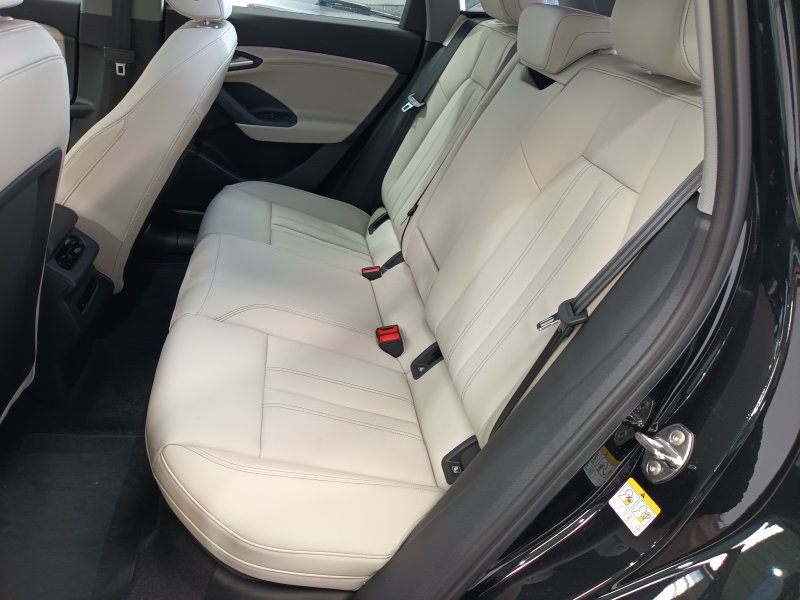 AUDI Q6