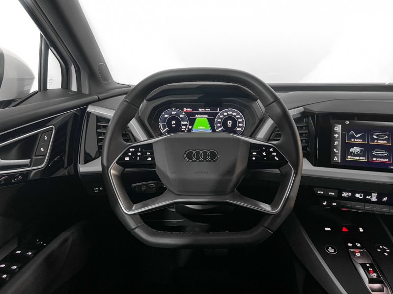 AUDI Q4