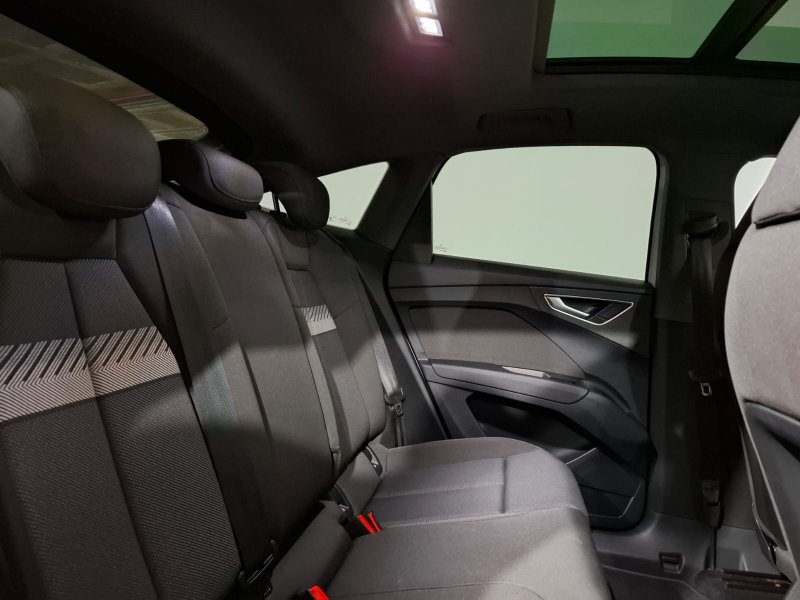 AUDI Q4