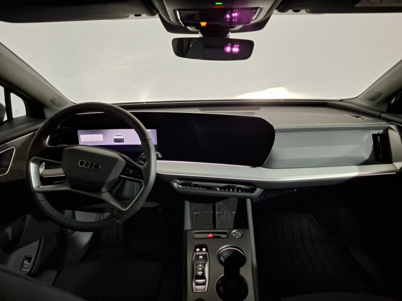 AUDI Q4