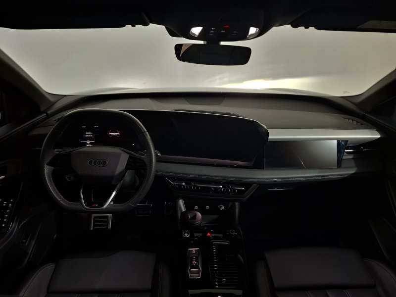 AUDI Q6