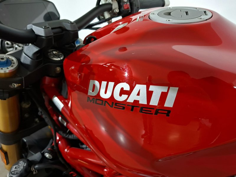 DUCATI Monster 
