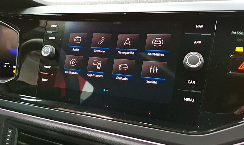 VOLKSWAGEN Polo