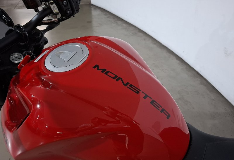 DUCATI Monster