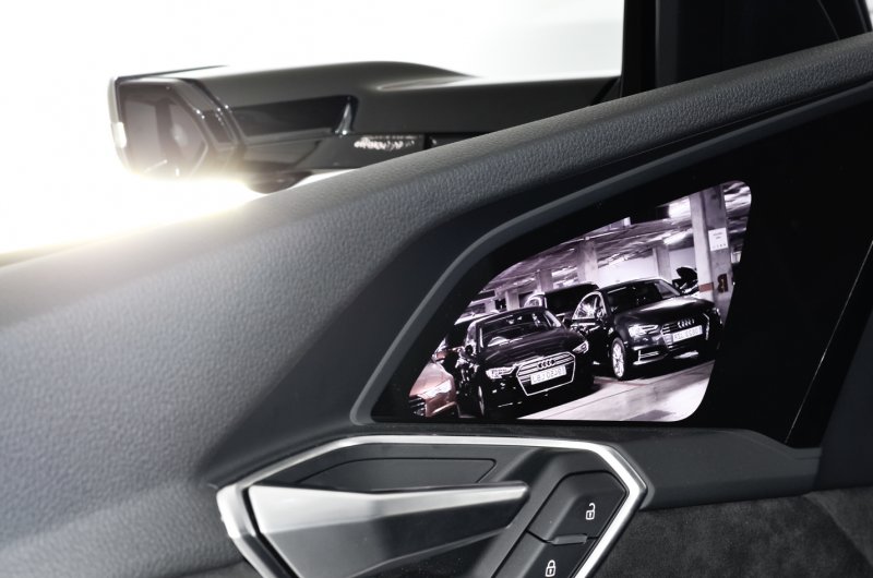 AUDI e-tron