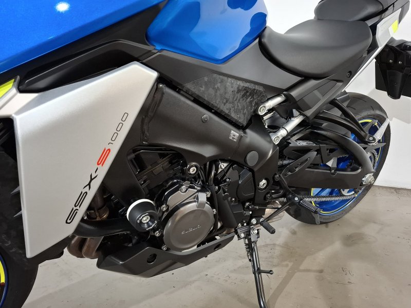 SUZUKI GSX