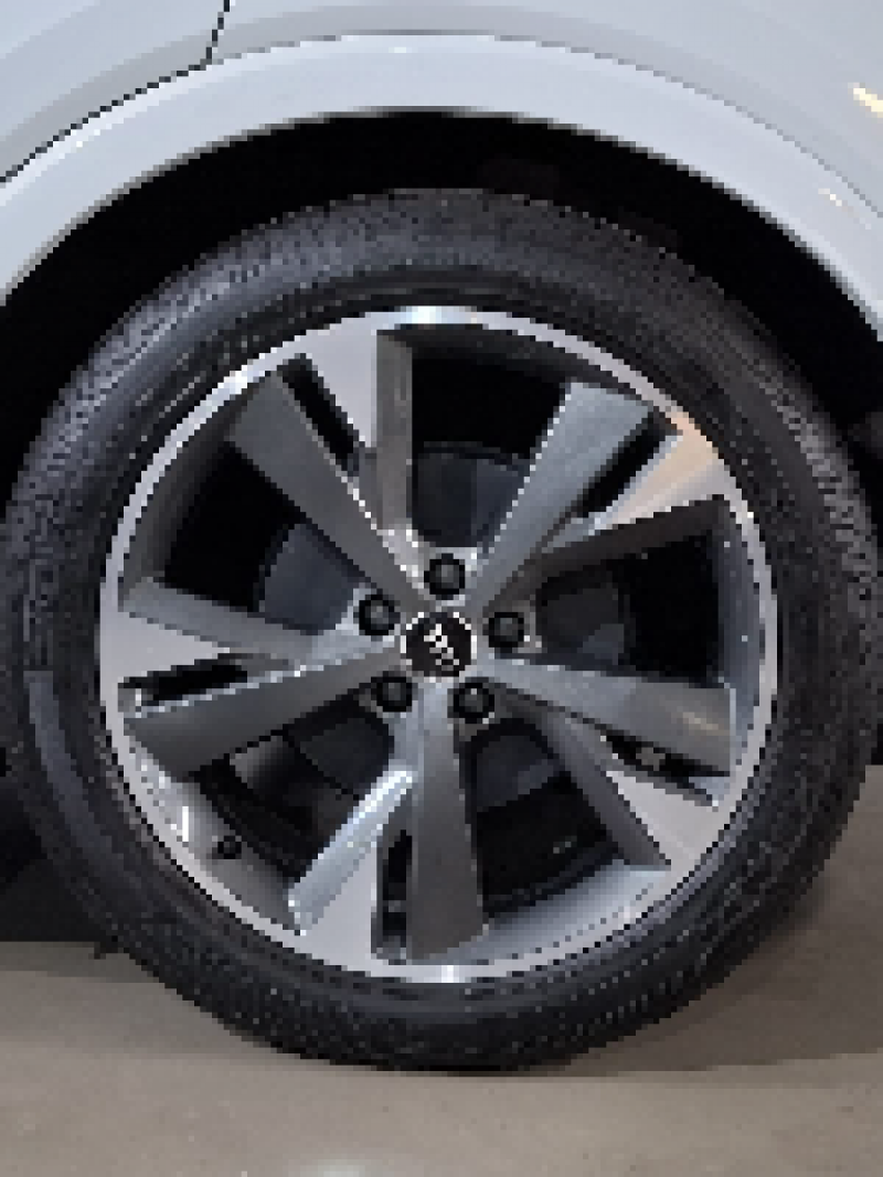 AUDI Q4