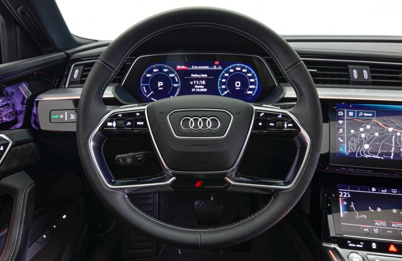AUDI e-tron