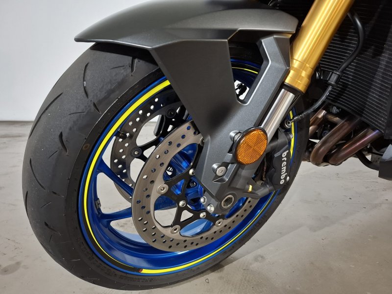 SUZUKI GSX