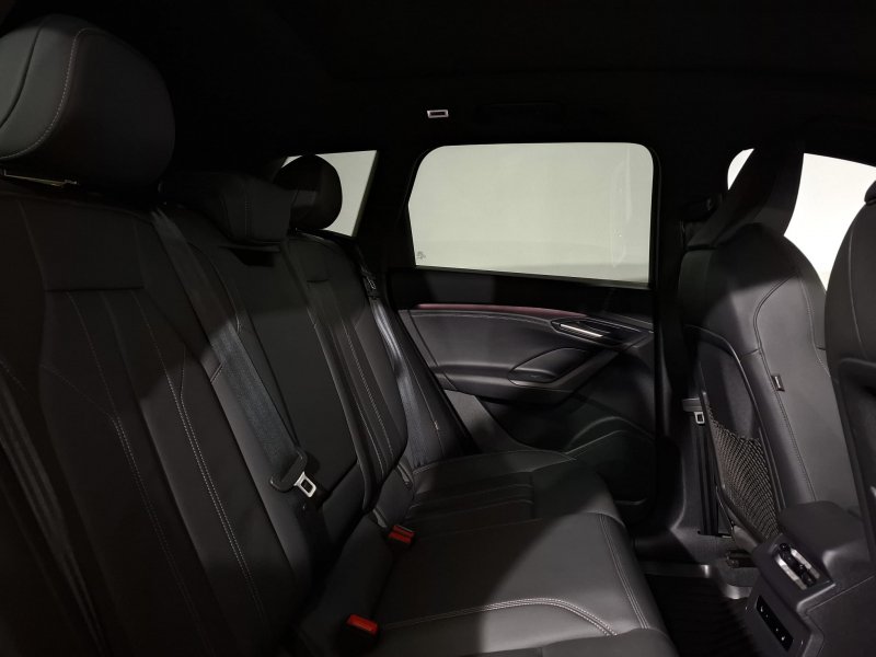 AUDI Q6