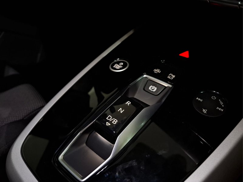 AUDI Q4