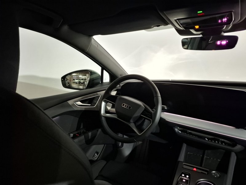AUDI Q4