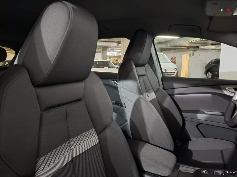 AUDI Q4