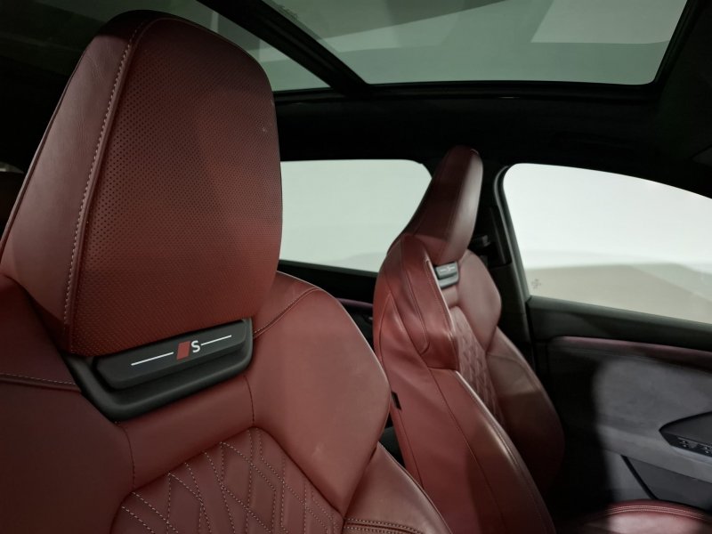 AUDI Q6
