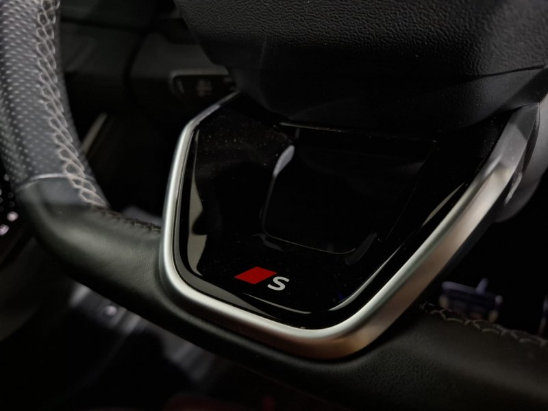 AUDI Q6