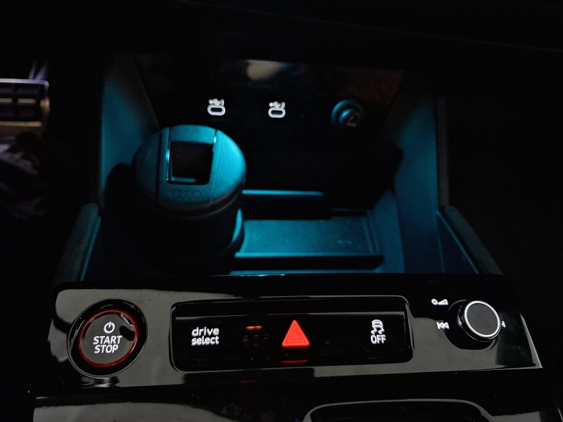 AUDI Q6