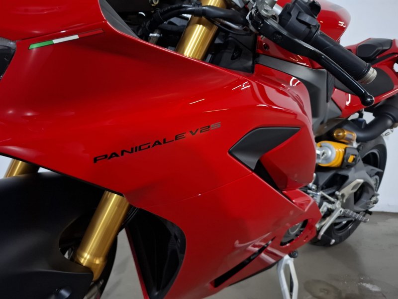 DUCATI Panigale V2
