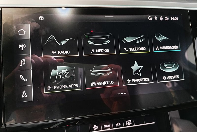 AUDI e-tron