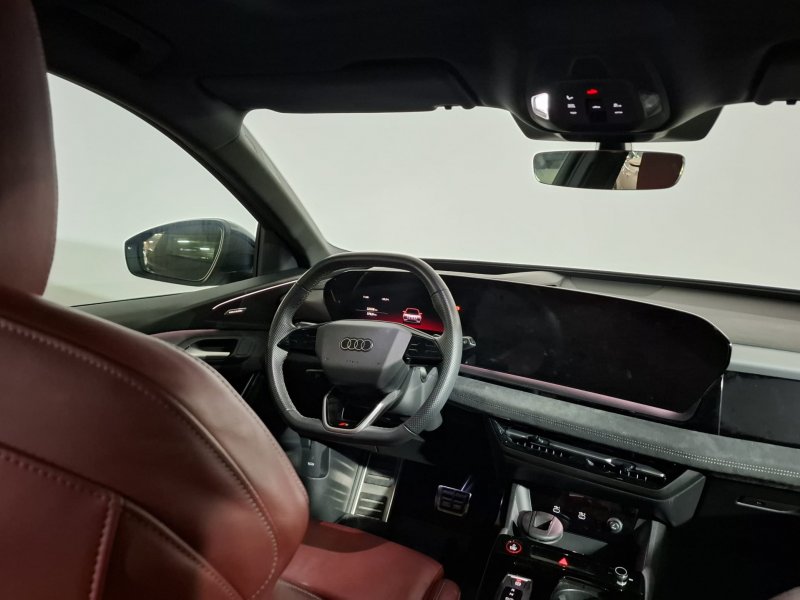 AUDI Q6