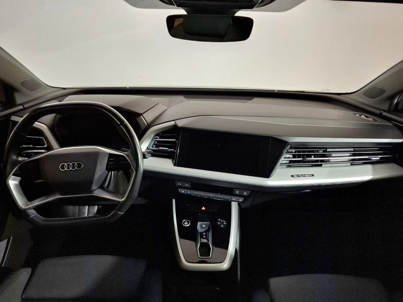 AUDI Q4