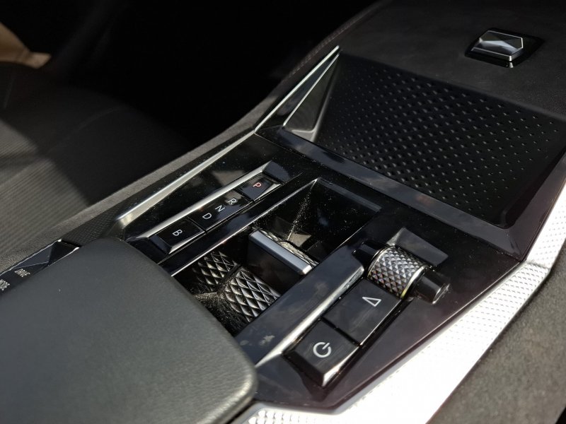 DS 4